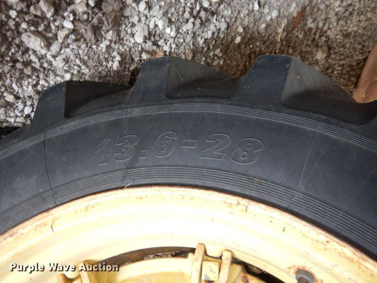 image for item DS1468 1966 John Deere 1020  tractor