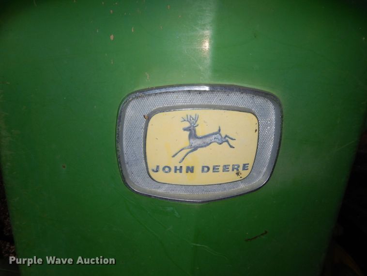 image for item DS1468 1966 John Deere 1020  tractor