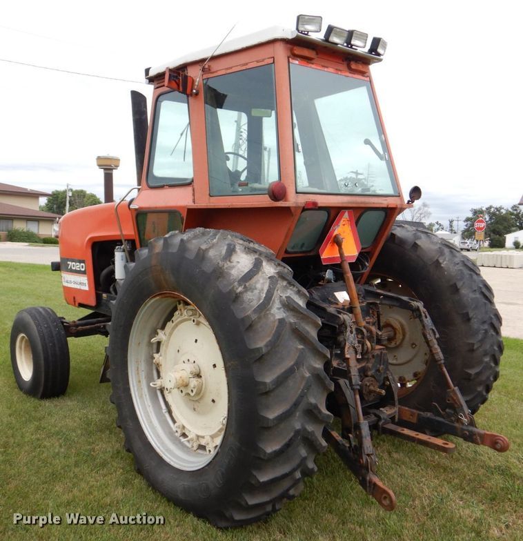 image for item DS8177 1978 Allis-Chalmers 7020  tractor