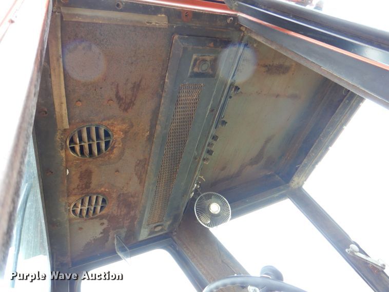 image for item DS8177 1978 Allis-Chalmers 7020  tractor