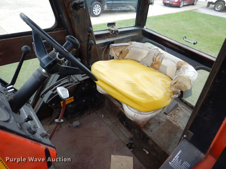 image for item DS8177 1978 Allis-Chalmers 7020  tractor