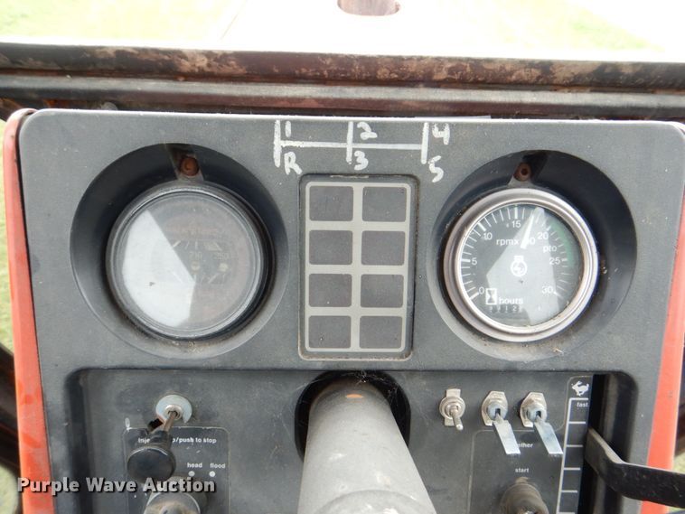 image for item DS8177 1978 Allis-Chalmers 7020  tractor