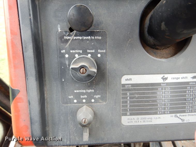 image for item DS8177 1978 Allis-Chalmers 7020  tractor