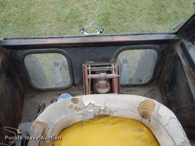 image for item DS8177 1978 Allis-Chalmers 7020  tractor