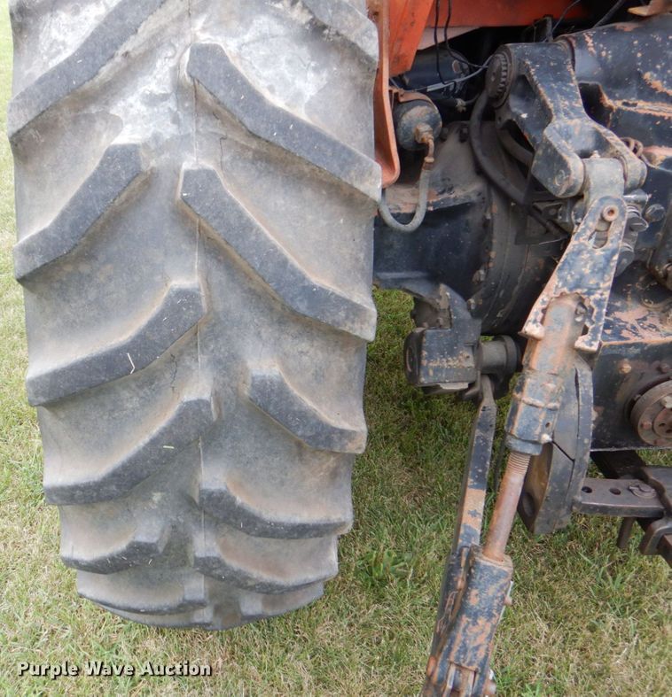 image for item DS8177 1978 Allis-Chalmers 7020  tractor