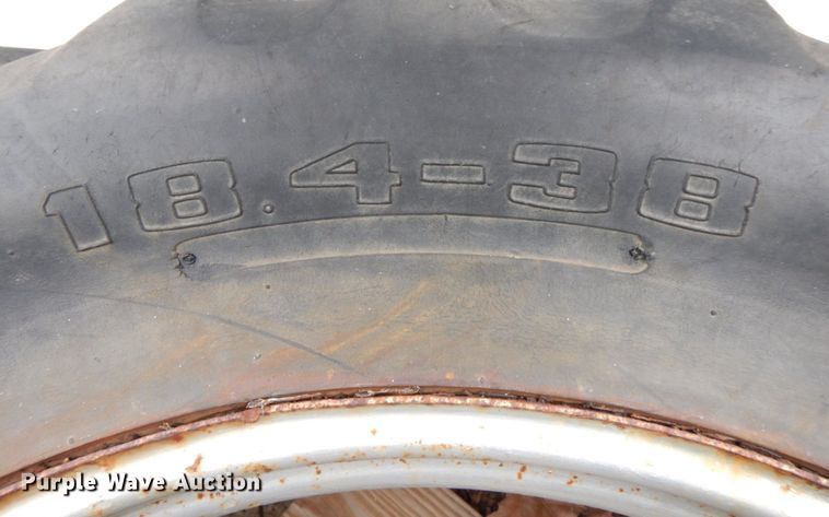 image for item DS8177 1978 Allis-Chalmers 7020  tractor