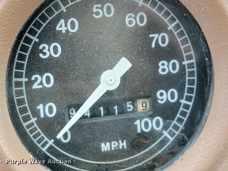 image for item HF9346 1975 Ford 700  grain truck