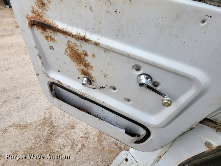 image for item HF9346 1975 Ford 700  grain truck