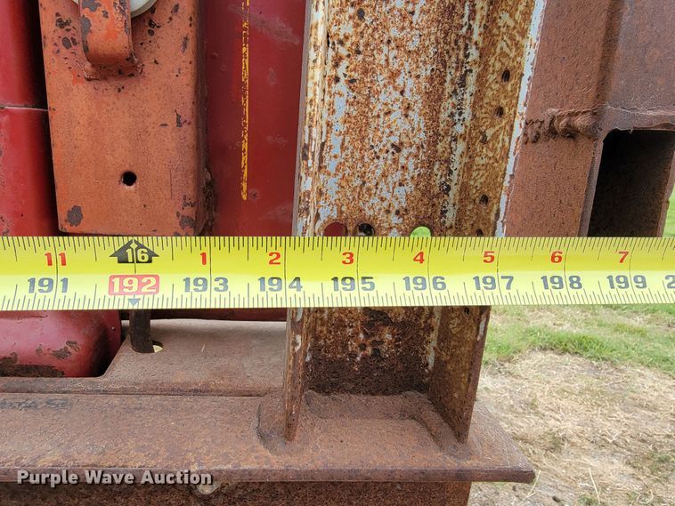 image for item HF9346 1975 Ford 700  grain truck