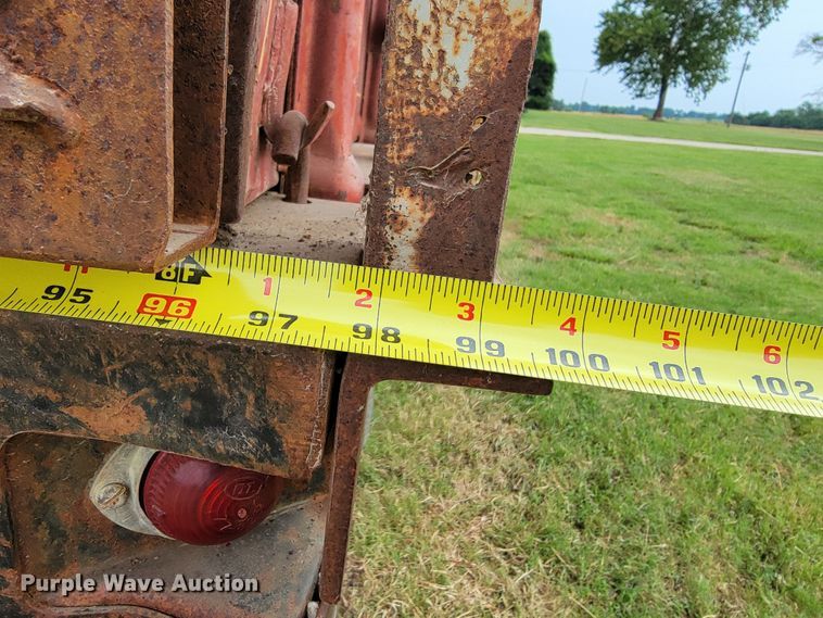 image for item HF9346 1975 Ford 700  grain truck