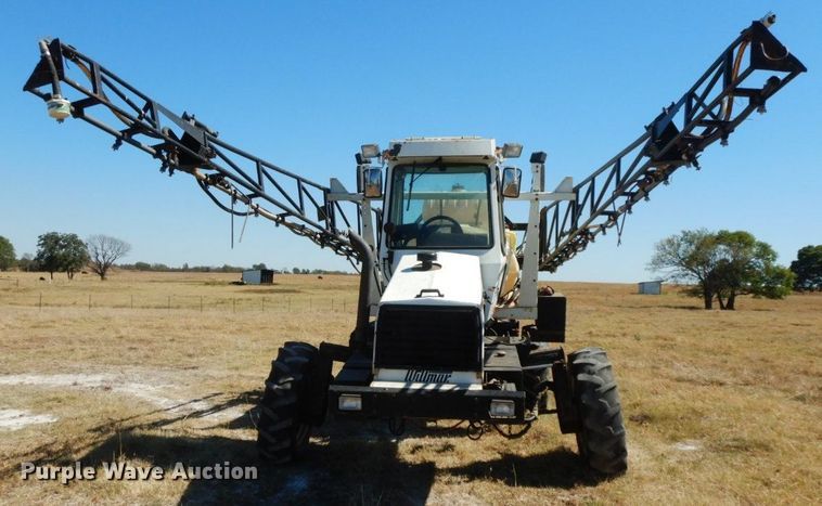 image for item HF9391 Willmar 745  sprayer