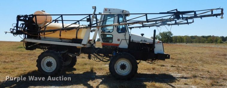 image for item HF9391 Willmar 745  sprayer