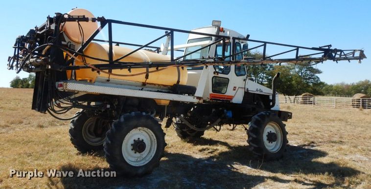 image for item HF9391 Willmar 745  sprayer