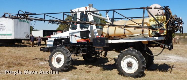 image for item HF9391 Willmar 745  sprayer