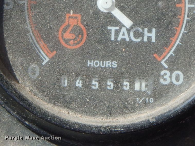 image for item HF9391 Willmar 745  sprayer