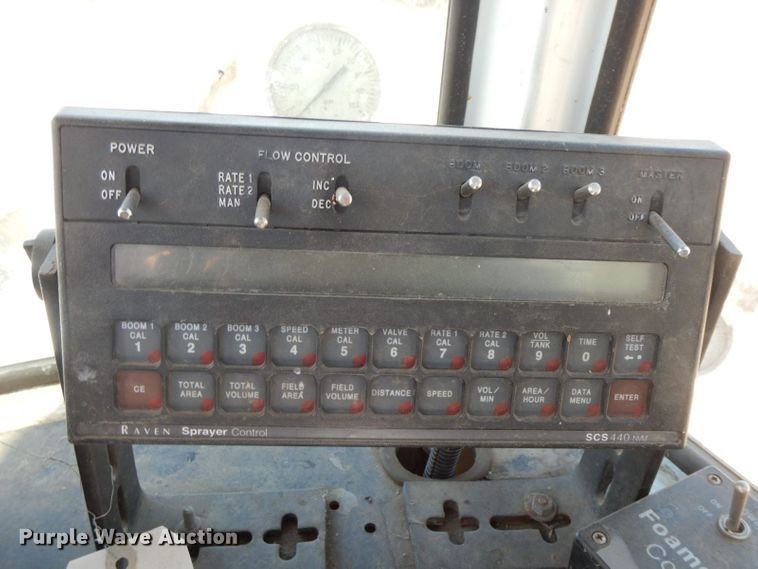 image for item HF9391 Willmar 745  sprayer