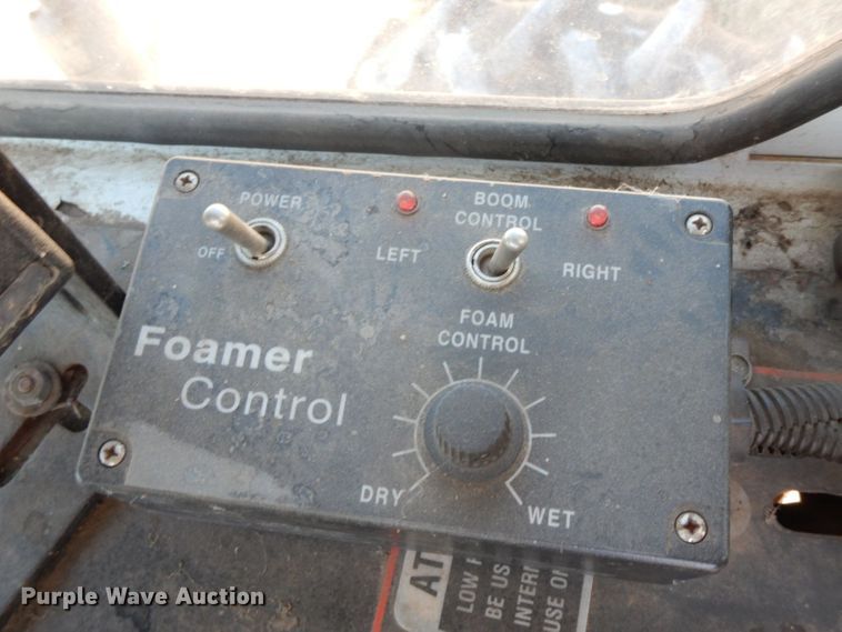 image for item HF9391 Willmar 745  sprayer