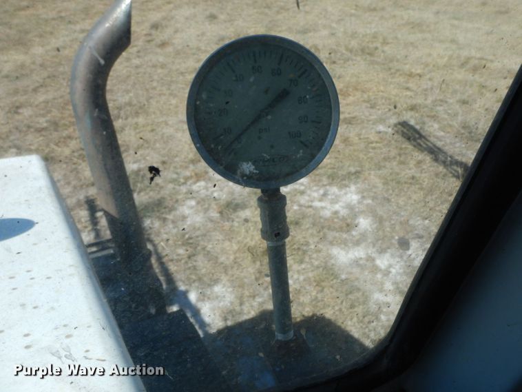 image for item HF9391 Willmar 745  sprayer