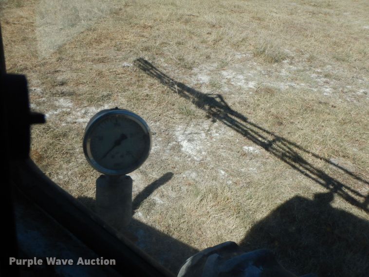 image for item HF9391 Willmar 745  sprayer