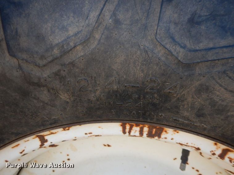 image for item HF9391 Willmar 745  sprayer