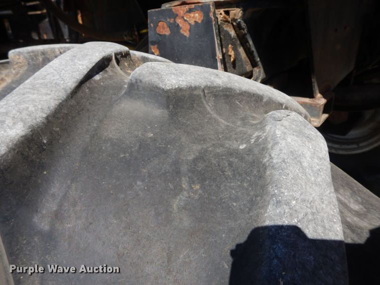 image for item HF9391 Willmar 745  sprayer