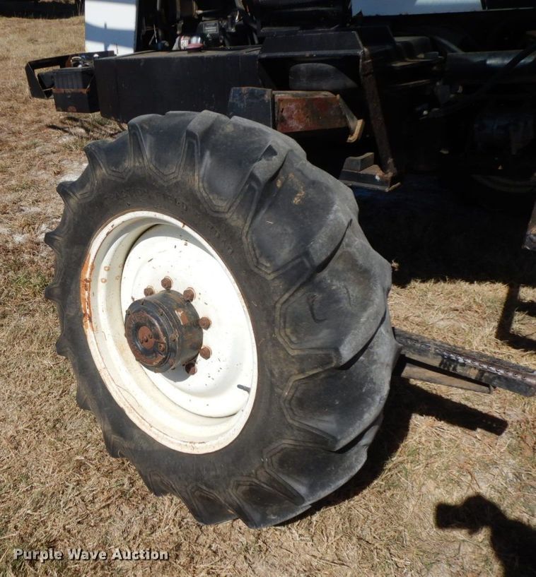 image for item HF9391 Willmar 745  sprayer