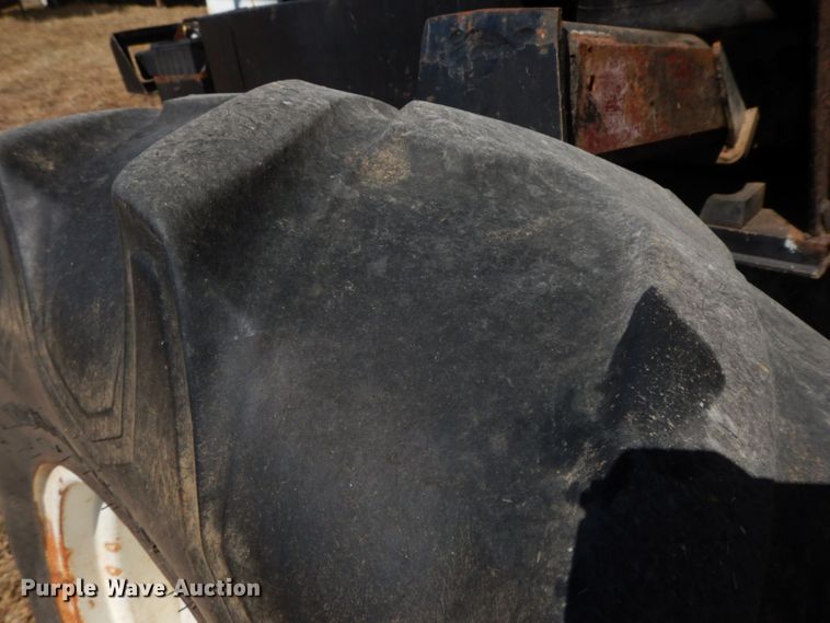 image for item HF9391 Willmar 745  sprayer