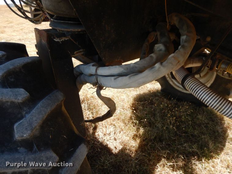 image for item HF9391 Willmar 745  sprayer