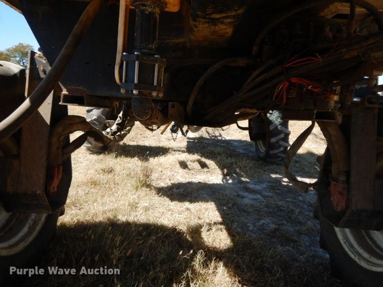 image for item HF9391 Willmar 745  sprayer