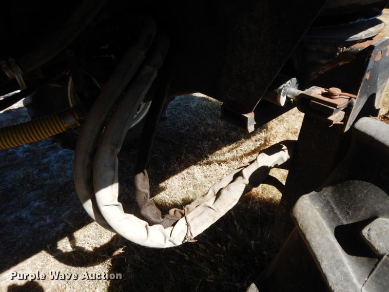 image for item HF9391 Willmar 745  sprayer