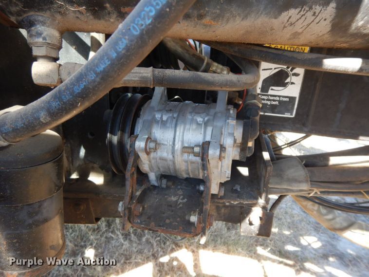 image for item HF9391 Willmar 745  sprayer