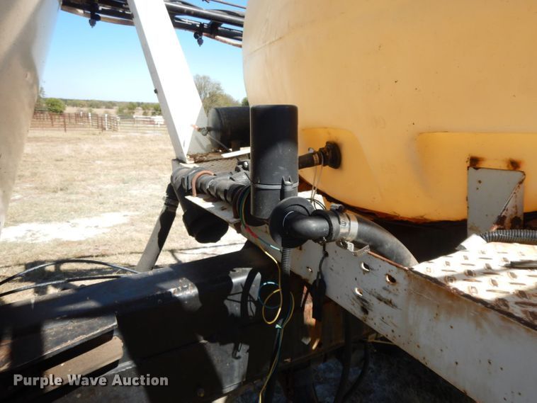 image for item HF9391 Willmar 745  sprayer