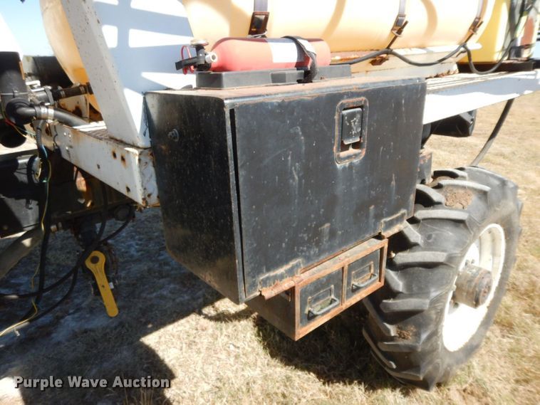 image for item HF9391 Willmar 745  sprayer