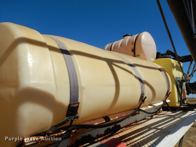 image for item HF9391 Willmar 745  sprayer