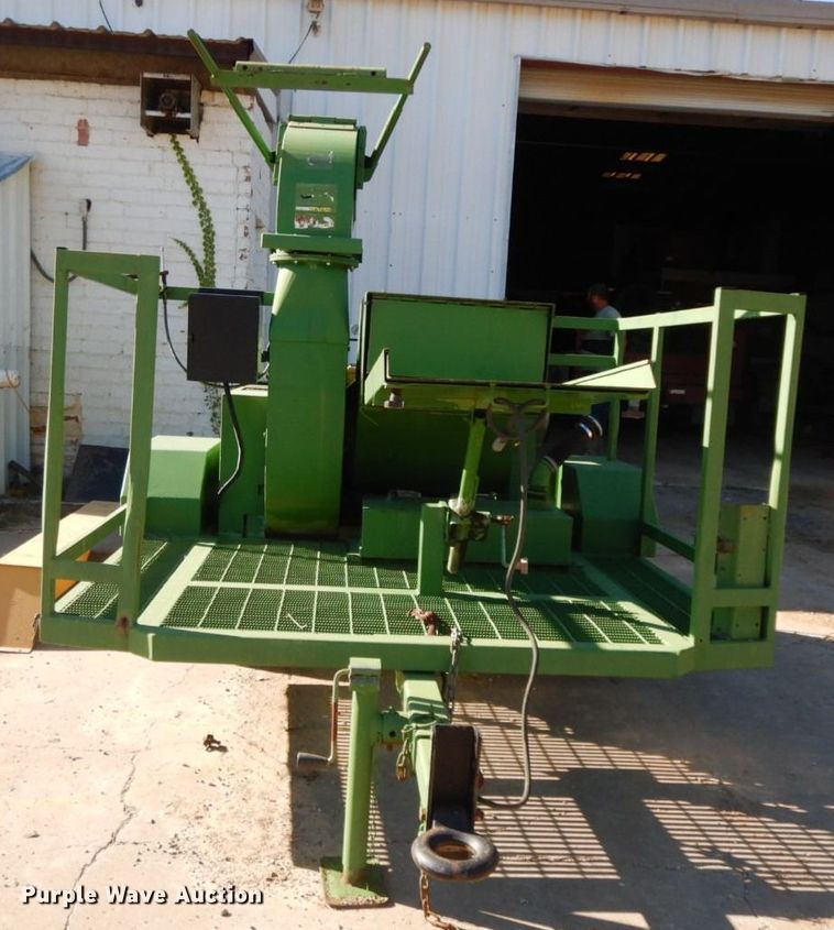 image for item HF9393 Straw blower