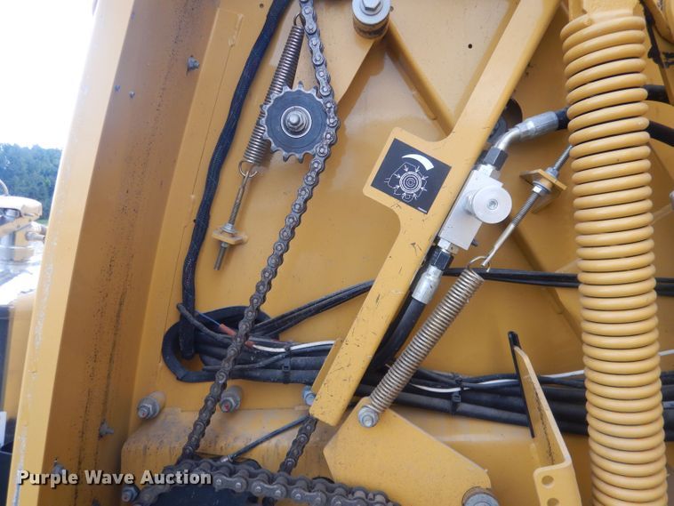 image for item HU9452 2021 Vermeer 605N Cornstalk Special  round baler