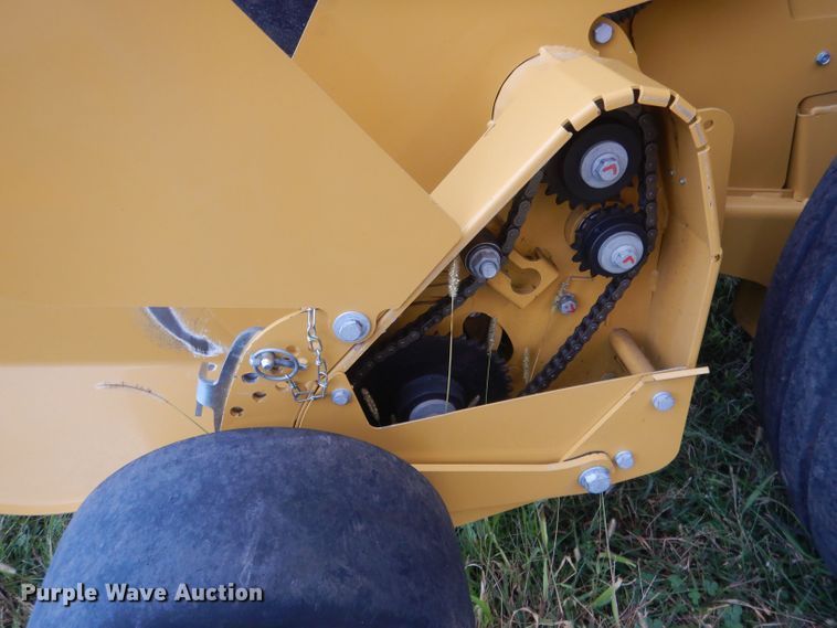 image for item HU9452 2021 Vermeer 605N Cornstalk Special  round baler