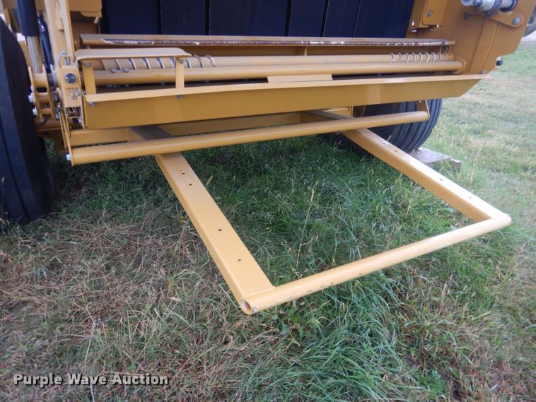 image for item HU9452 2021 Vermeer 605N Cornstalk Special  round baler