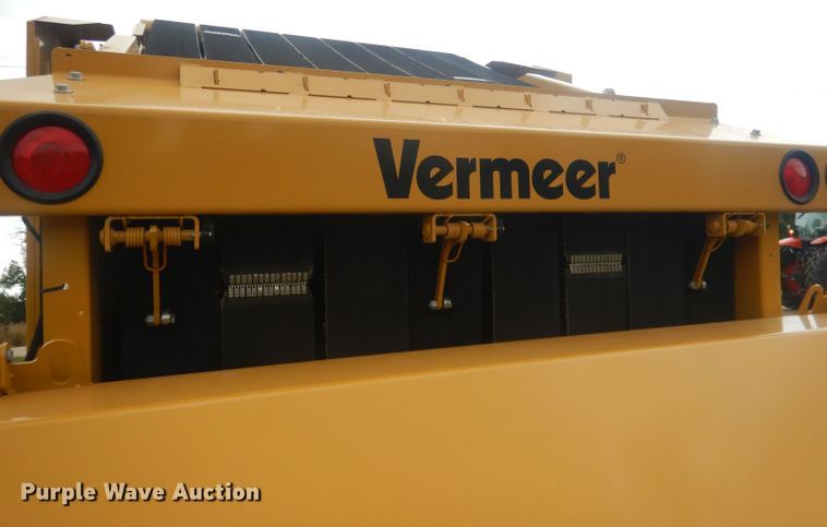 image for item HU9452 2021 Vermeer 605N Cornstalk Special  round baler