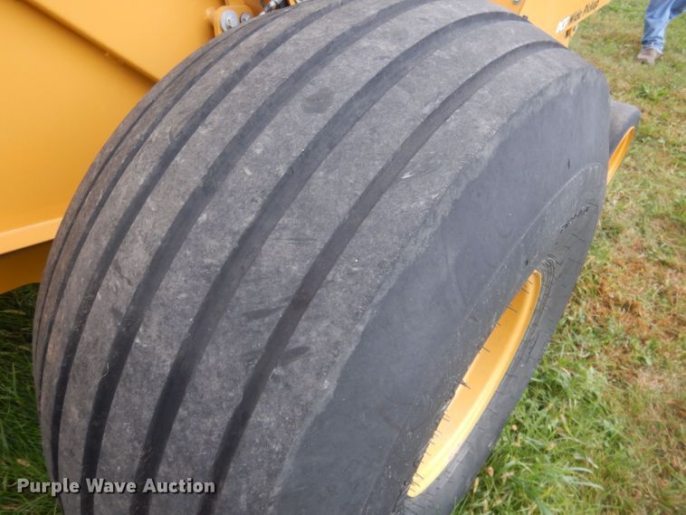 image for item HU9452 2021 Vermeer 605N Cornstalk Special  round baler