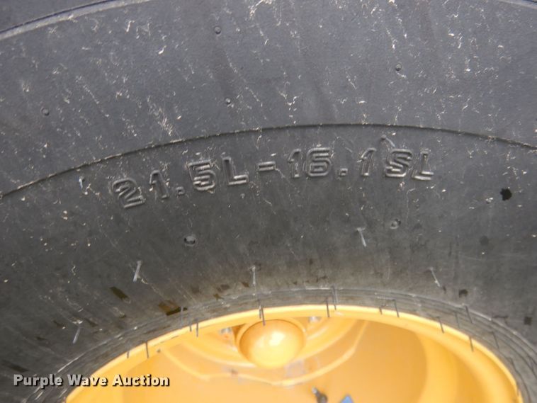 image for item HU9452 2021 Vermeer 605N Cornstalk Special  round baler