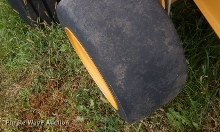 image for item HU9452 2021 Vermeer 605N Cornstalk Special  round baler