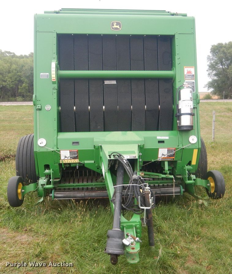 image for item HU9454 John Deere 569  round baler