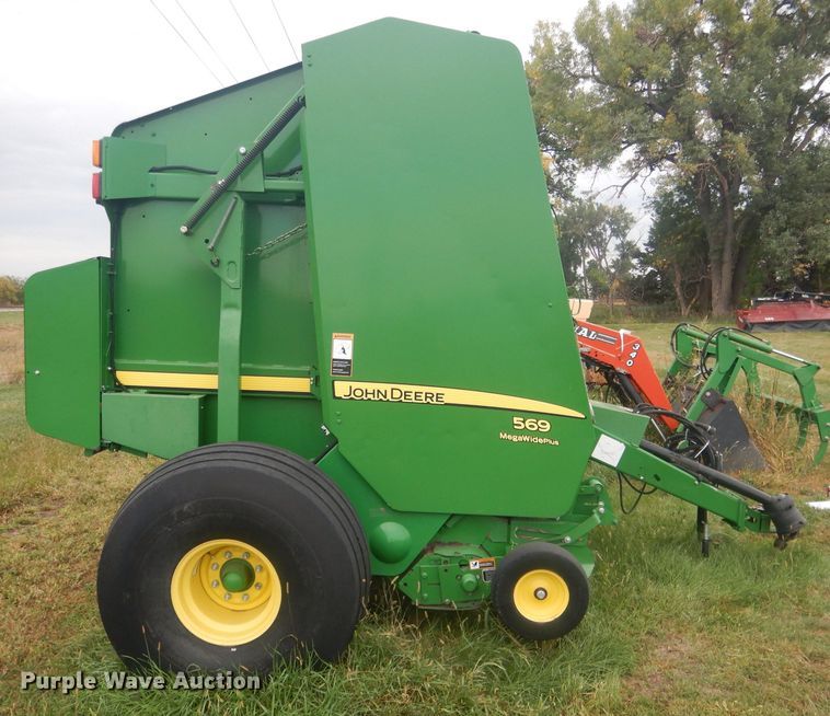 image for item HU9454 John Deere 569  round baler