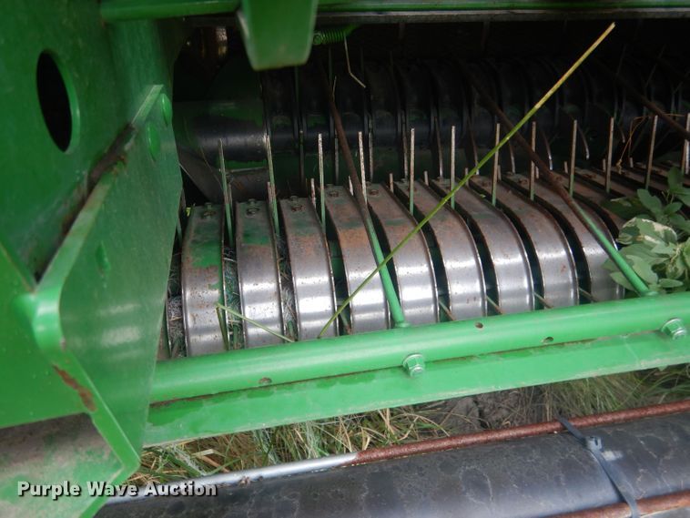 image for item HU9454 John Deere 569  round baler