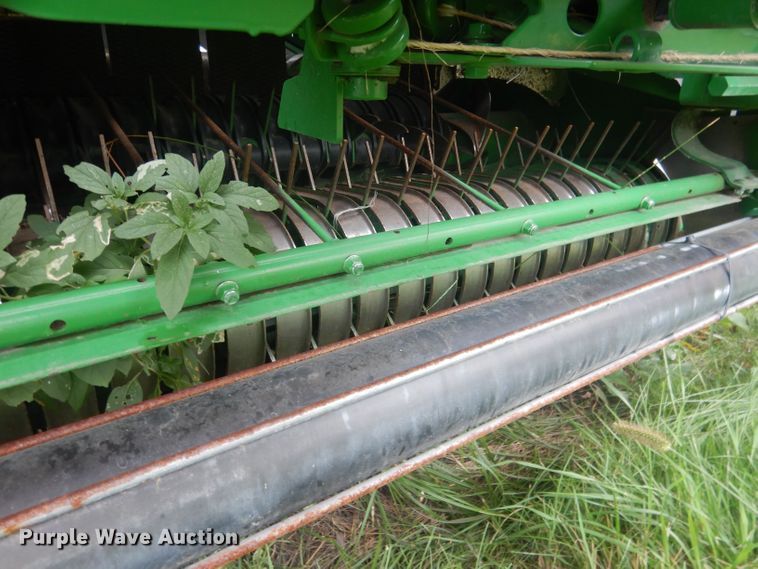 image for item HU9454 John Deere 569  round baler