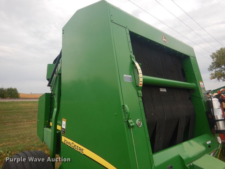 image for item HU9454 John Deere 569  round baler
