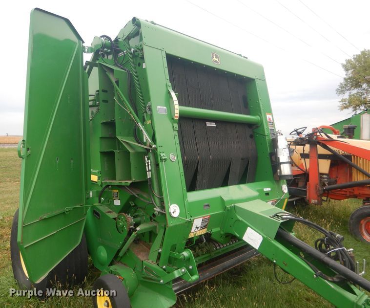 image for item HU9454 John Deere 569  round baler
