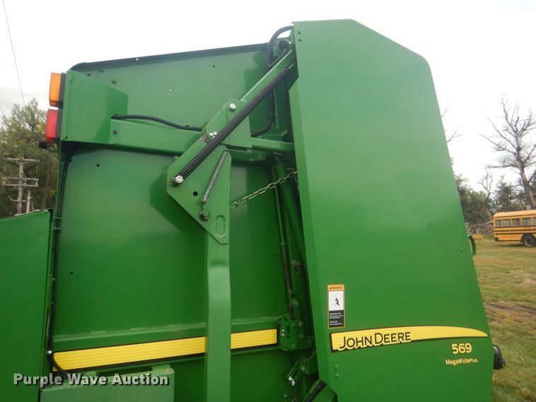 image for item HU9454 John Deere 569  round baler