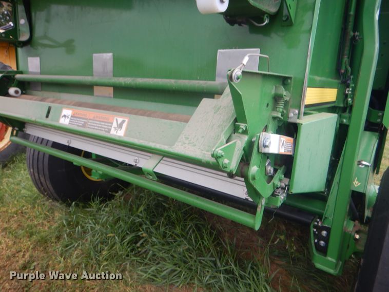 image for item HU9454 John Deere 569  round baler